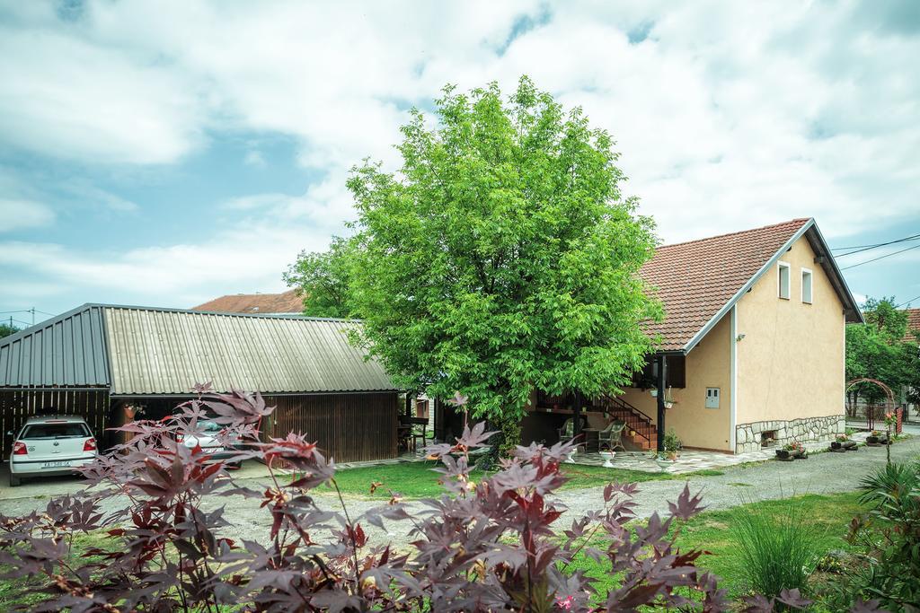 Apartment Tomasevic Slunj Exterior foto