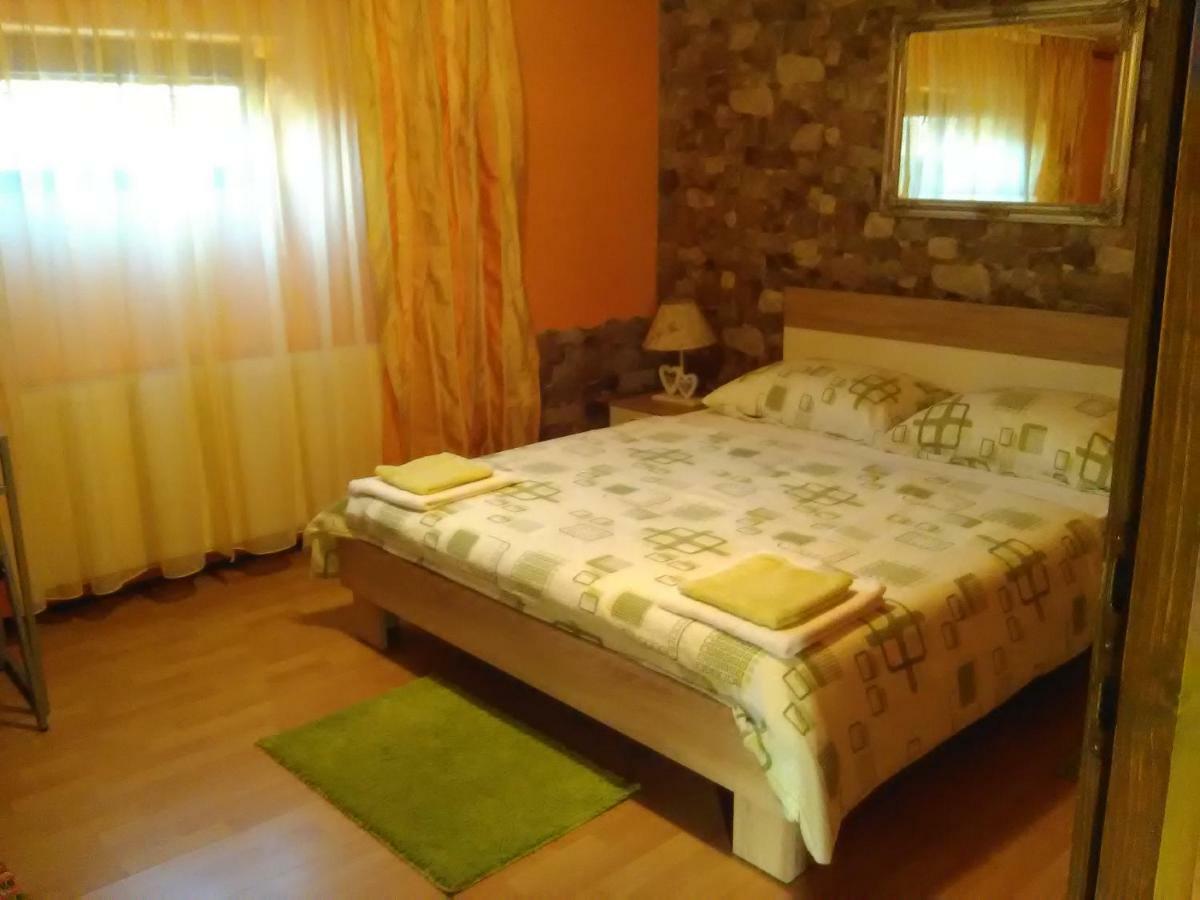 Apartment Tomasevic Slunj Exterior foto