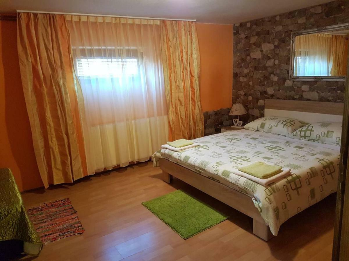 Apartment Tomasevic Slunj Exterior foto